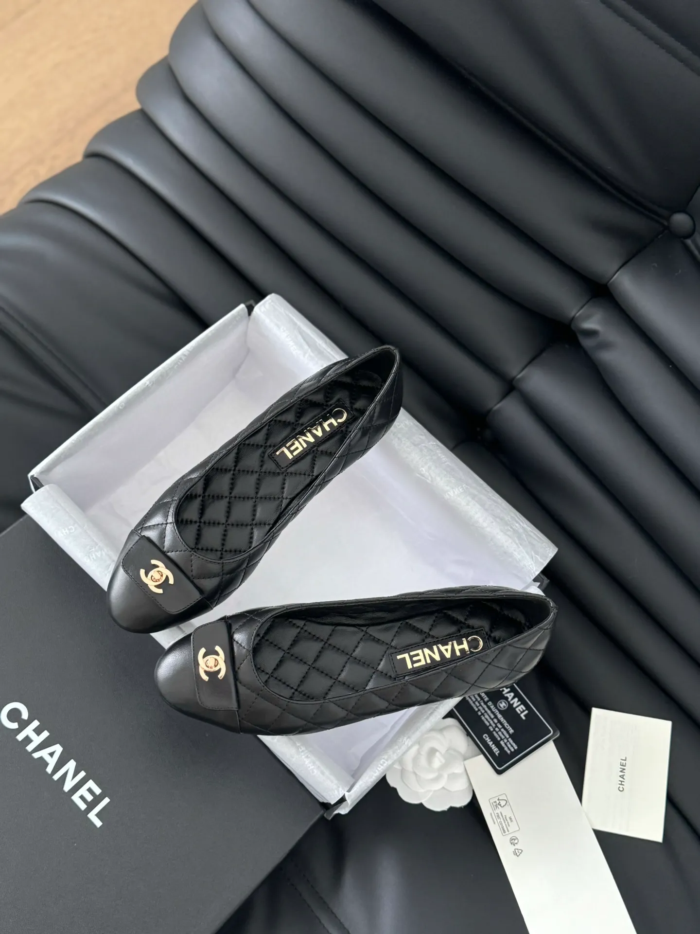 👟👟Ex-factory price 540👟👟 Purchasing-grade Chanel 24B new schoolbag buckle ballet shoes, classic diamond pattern, never tire of it😌 Sheepskin lining on the upper, leather outsole, high flat heel Size: 35-39 Other sizes 40/41/42/43 customized